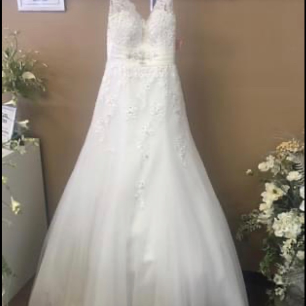 Brand new with tags wedding dress